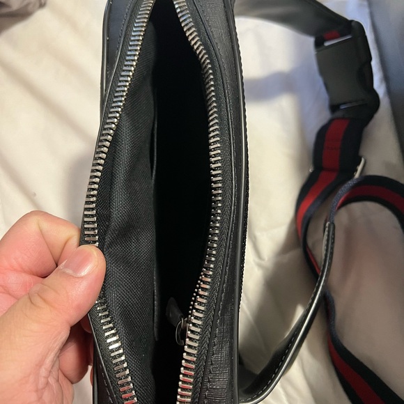 Gucci Belt Bag with Tiger Print - Picture 5 of 7